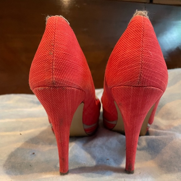 Women’s Heels - Picture 3 of 5